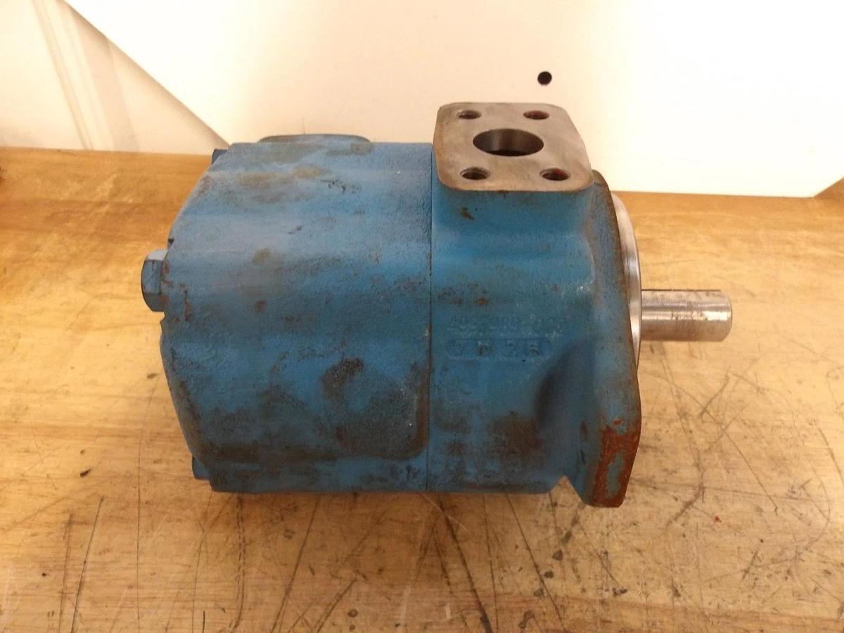 Used EATON VICKERS 25V14A-1D22R HYDRAULIC PUMP, #1081105G NEW