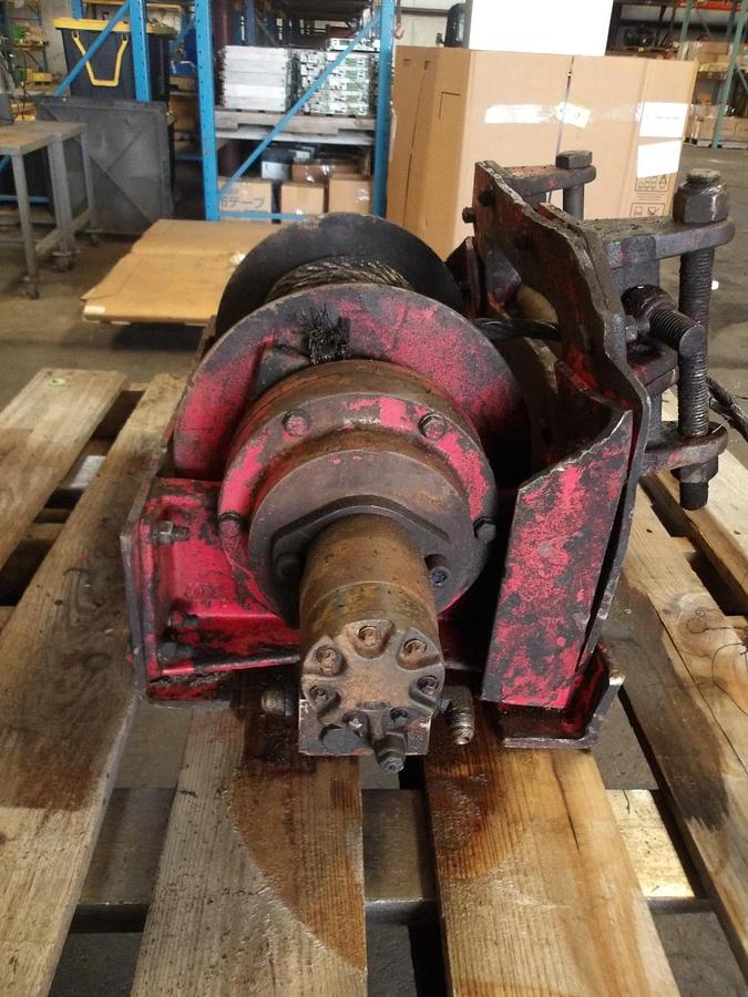 Used D&P HYDRAULIC WINCH (NO TAG) #851138G USED