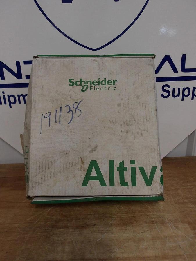 SCHNEIDER ALTIVAR ATV32H037N4 CONTROLLER 0.37KW-1/2 HP, #3101210G NIB