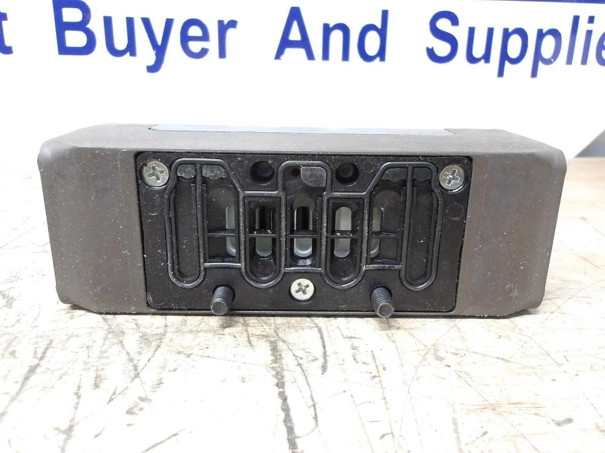 AVENTICS R432006124 PNEUMATIC DIRECTIONAL VALVE, #56921G NIB