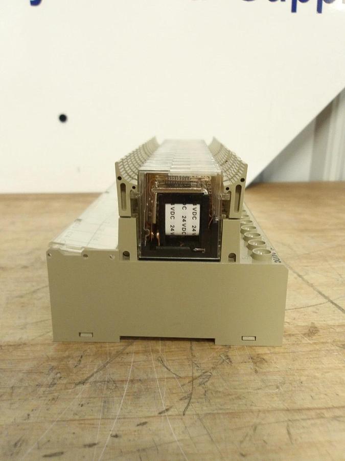 OMRON G7TC-0C16-1 RELAY TERMINAL, 24 VDC, #4281038G NIB