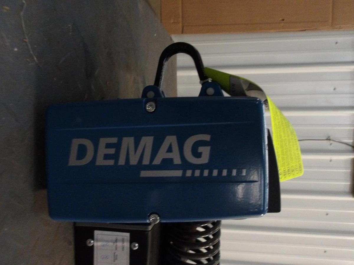Used DEMAG DCM-PR02 CHAIN HOIST 275 LBS, 9 FT LIFT, #79935G NEW