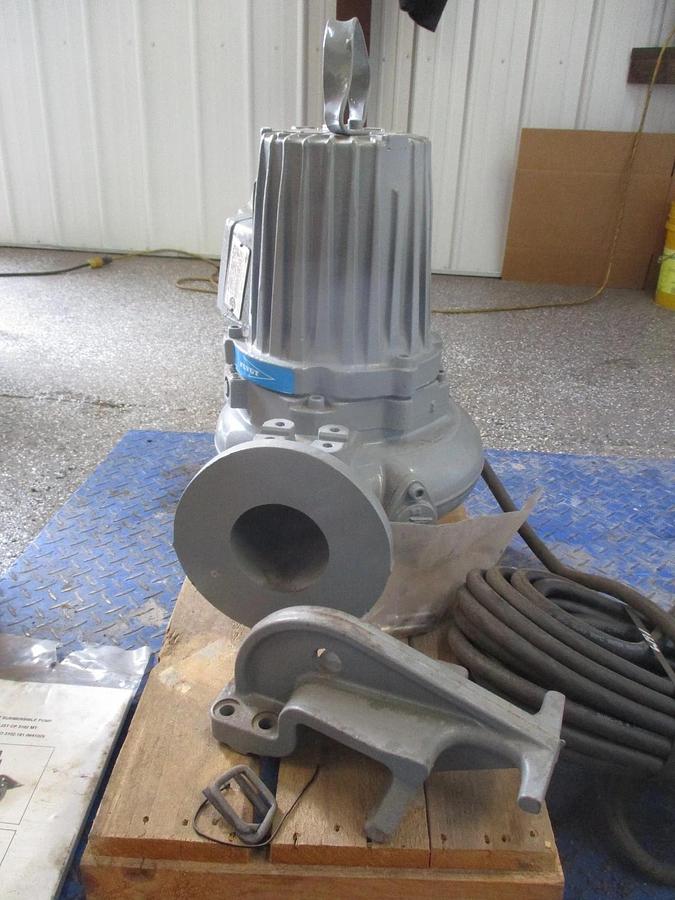 Used FLYGT 4" SUBMERSIBLE PUMP 5 HP, #68152JW NIC
