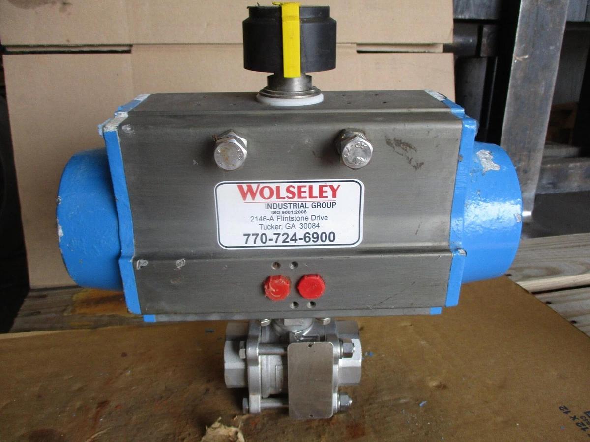 Used FNW 1-1/2" STAINLESS PNEUMATIC BALL VALVE, #612904J NEW