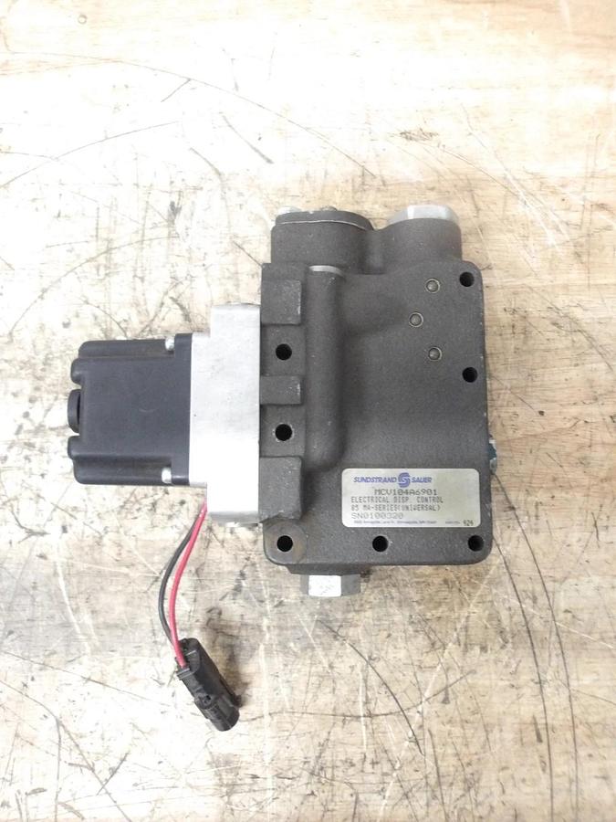 Used SAUER SUNDSTRAND MCV101A1214 SERVO & CONTROL VALVE, #826251G USED