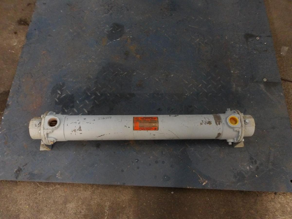 Used YOUNG T-303-EY-1P HEAT EXCHANGER 1" X 1-1/4", #511123G NEW