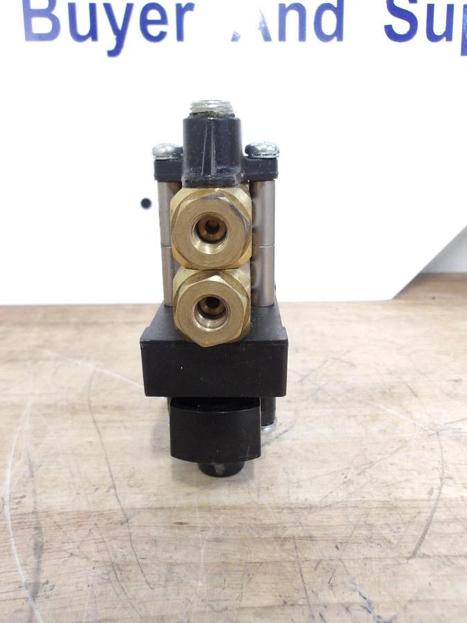 MASTER PNEUMATICS 71002104B-C VALVE, #5201138G NIB