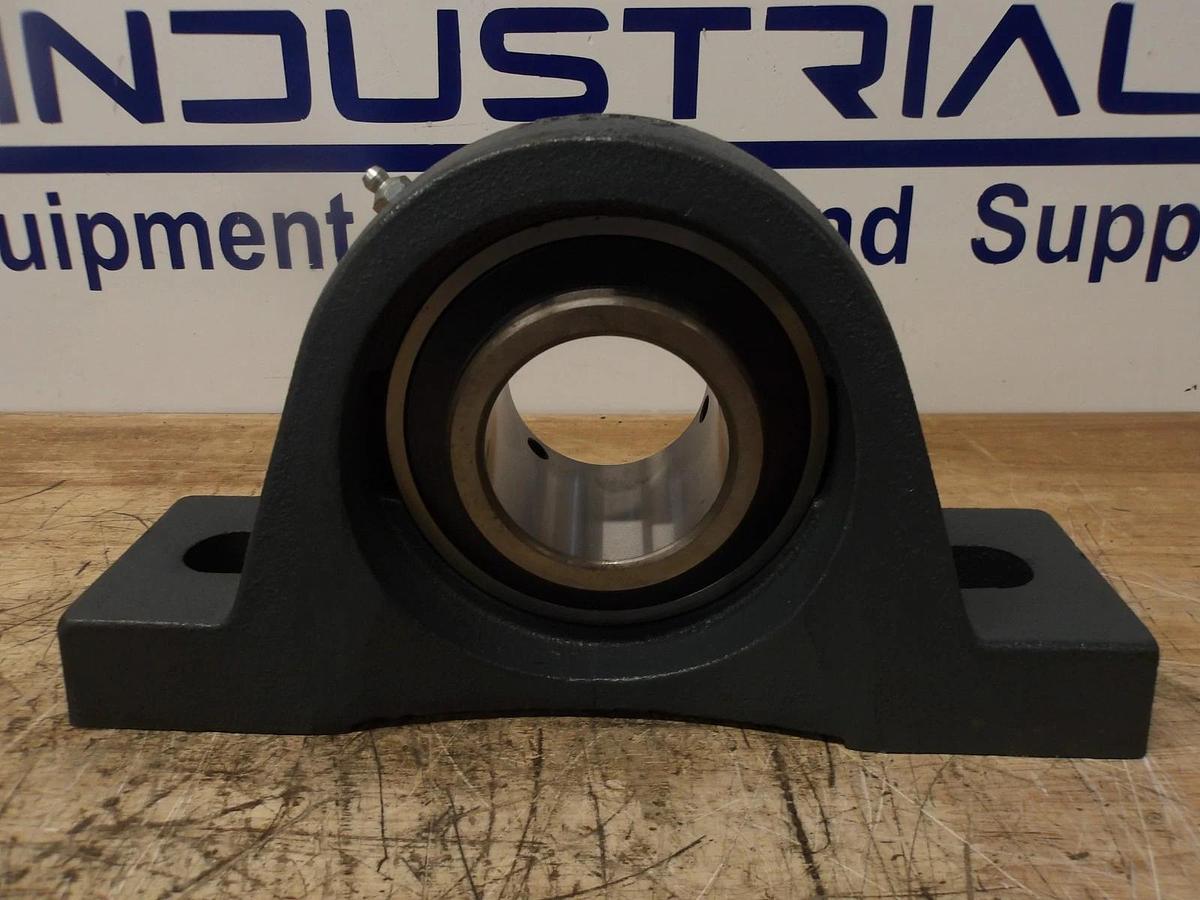 Used AMI UCX12-33 PILLOW BLOCK BEARING 2-3/8" BORE, #730948G NEW