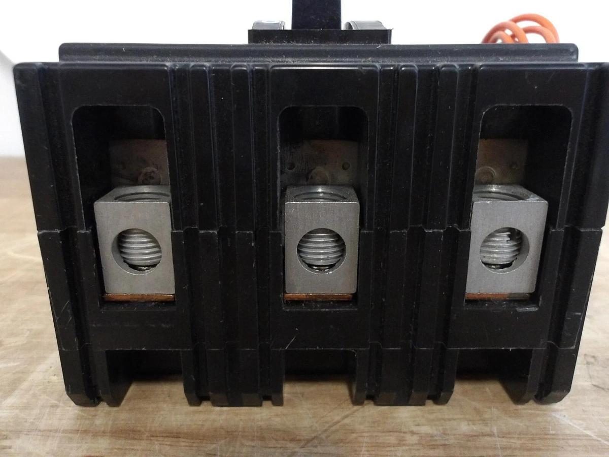 SQUARE D FHL36040G 40 AMP BREAKER, #2261009G NIB