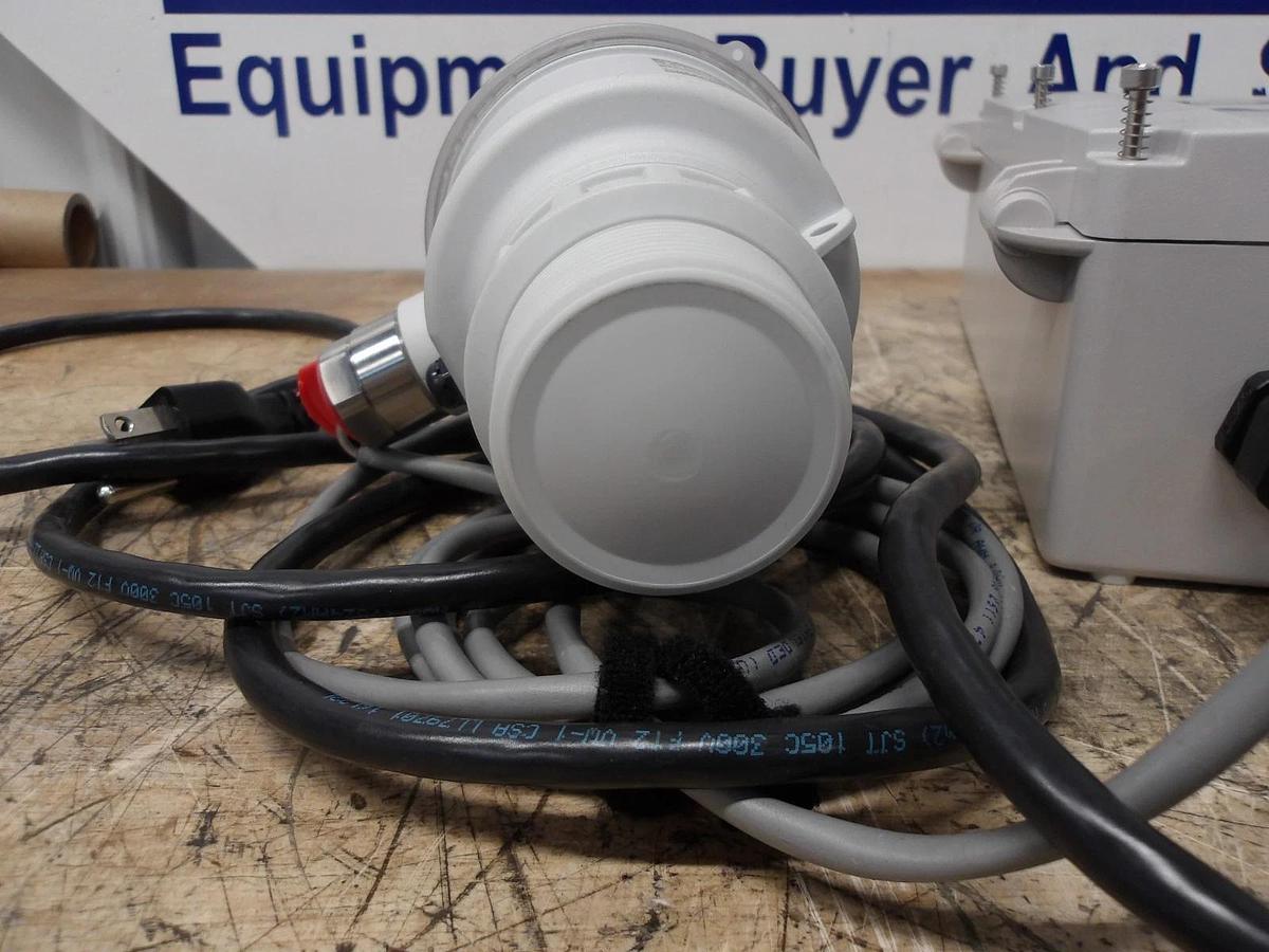 Used SIEMENS LR150 RADAR LEVEL TRANSMITTER & CONTROLLER, #71922G USED