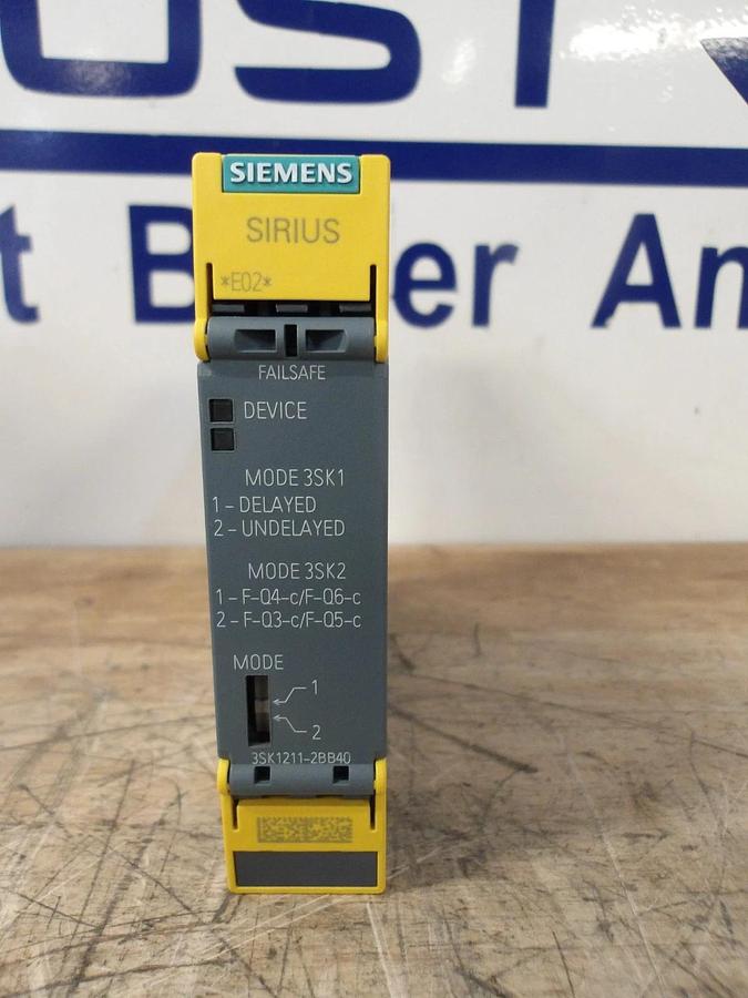 SIEMENS 13 AMP SAFETY RELAY 24-240 V (LOT OF 2) #771056G NIB
