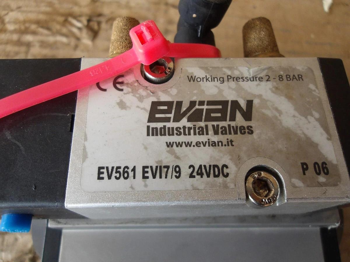 Used EVIAN VALVES EV561/EV17 TRI-CLOVER BUTTERFLY VALVE, #87153G USED