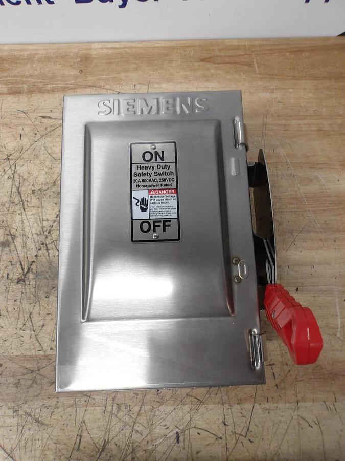 Used SIEMENS 30 AMP S/S SAFETY SWITCH 600/250 V, #715233G NEW
