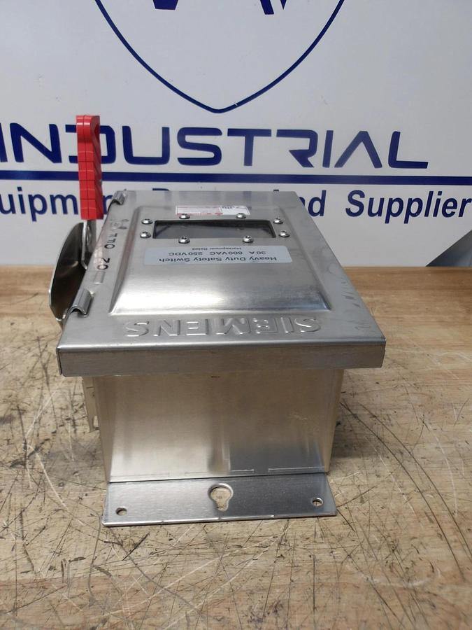 Used SIEMENS 30 AMP S/S SAFETY SWITCH 600/250 V, #716904G NEW
