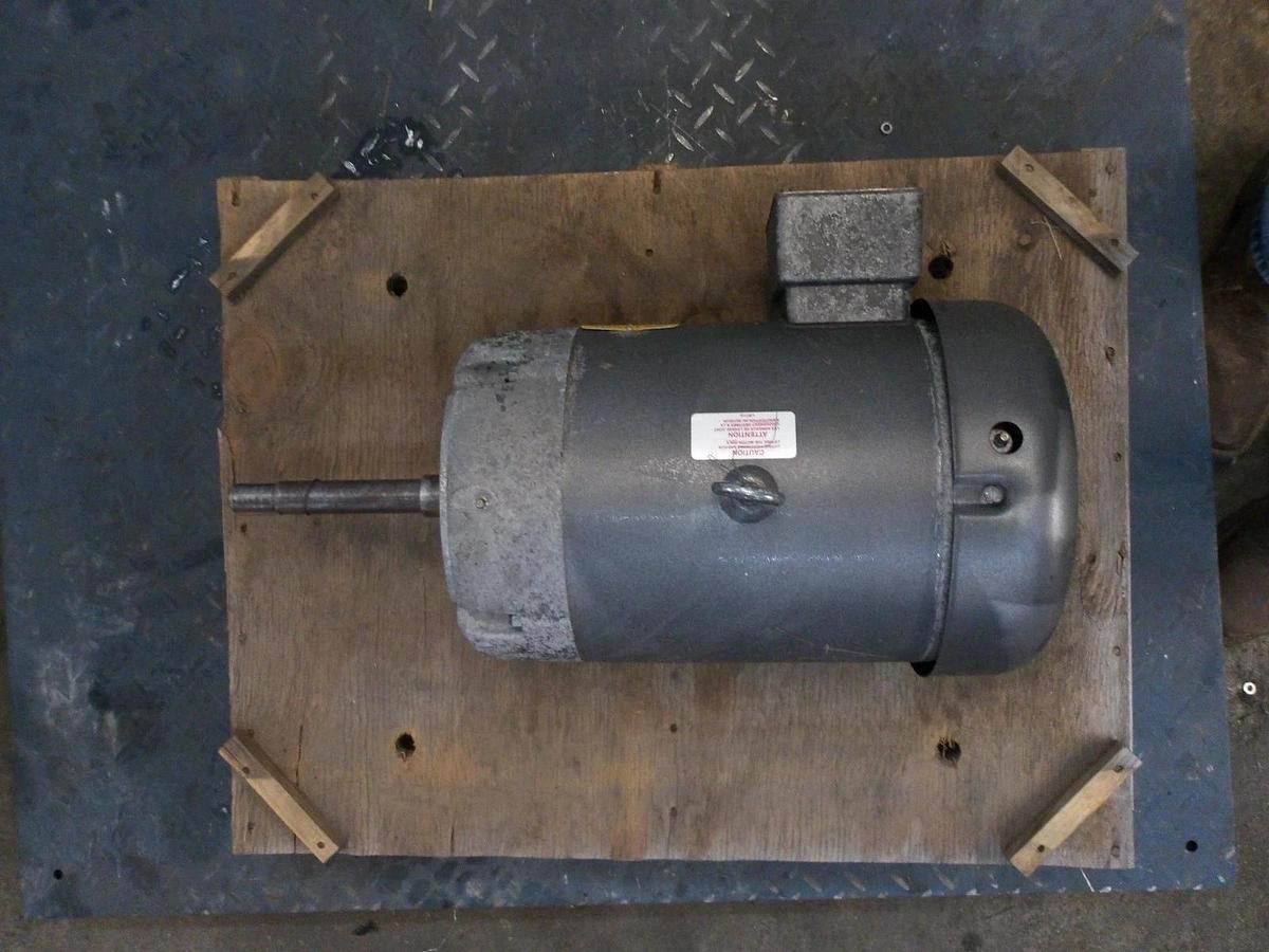 Used BALDOR 7.5 HP MOTOR, FR 213TCZ, 1760 RPM, 208-230/460, #881215G NEW