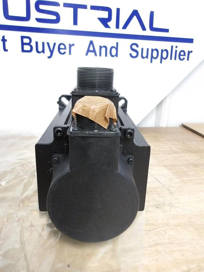 OMRON AC SERVO MOTOR R88M-G3K030T-BS2, #326250G NIB