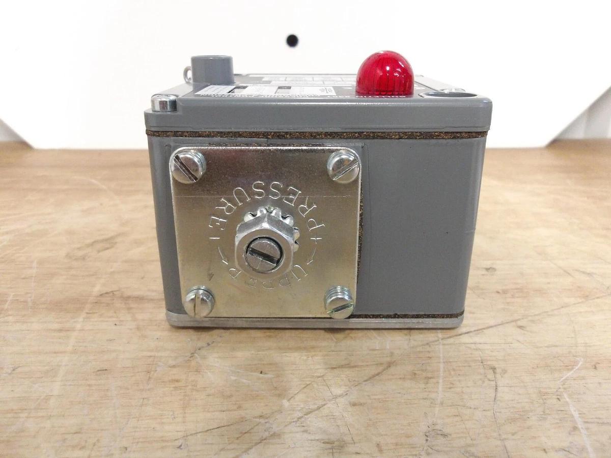 ALLEN BRADLEY 836T-T252JXP PRESSURE CONTROL SWITCH, #3191038G NIB