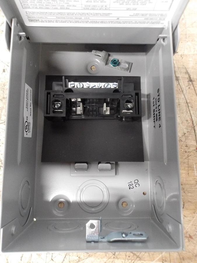 Used SIEMENS 60 AMP MAIN LUG LOAD CENTER, 120-240 V, #5121014G NEW