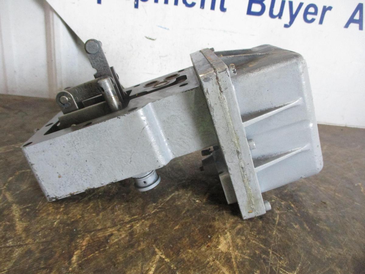Used SAUER DANFOSS V7058A SERVO VALVE ASSEMBLY
