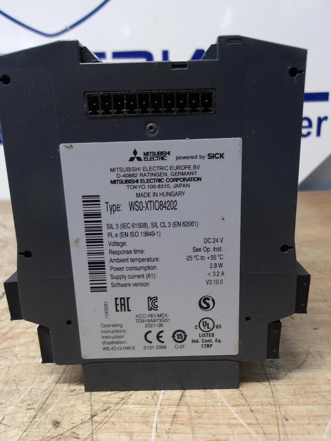 Used MITSUBISHI SAFETY UNIT W/ WSO-CPU000200, #1219213G USED