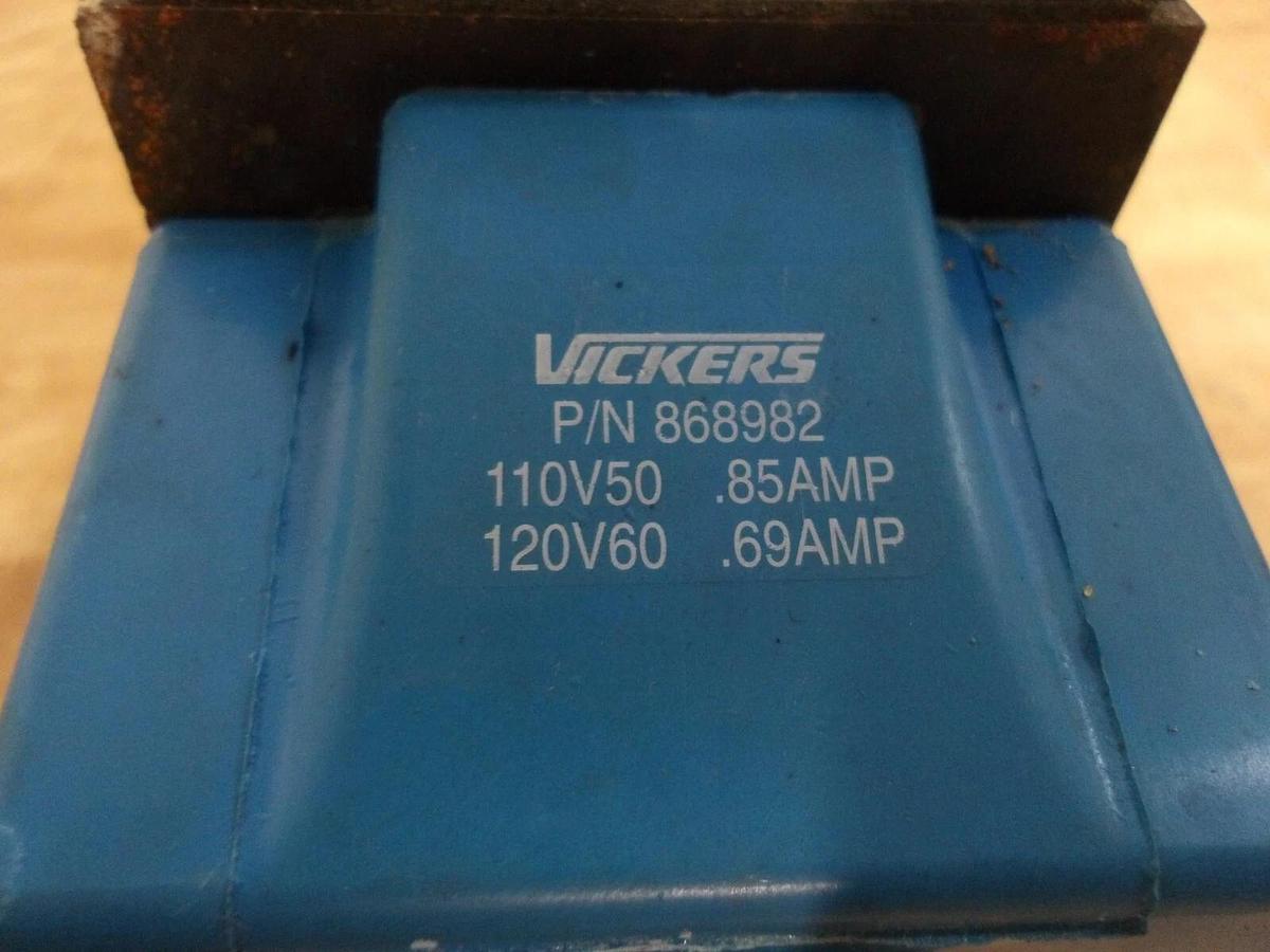 Used VICKERS DG4S4L-012N-B-60 HYDRAULIC CONTROL VALVE, #228231G NEW