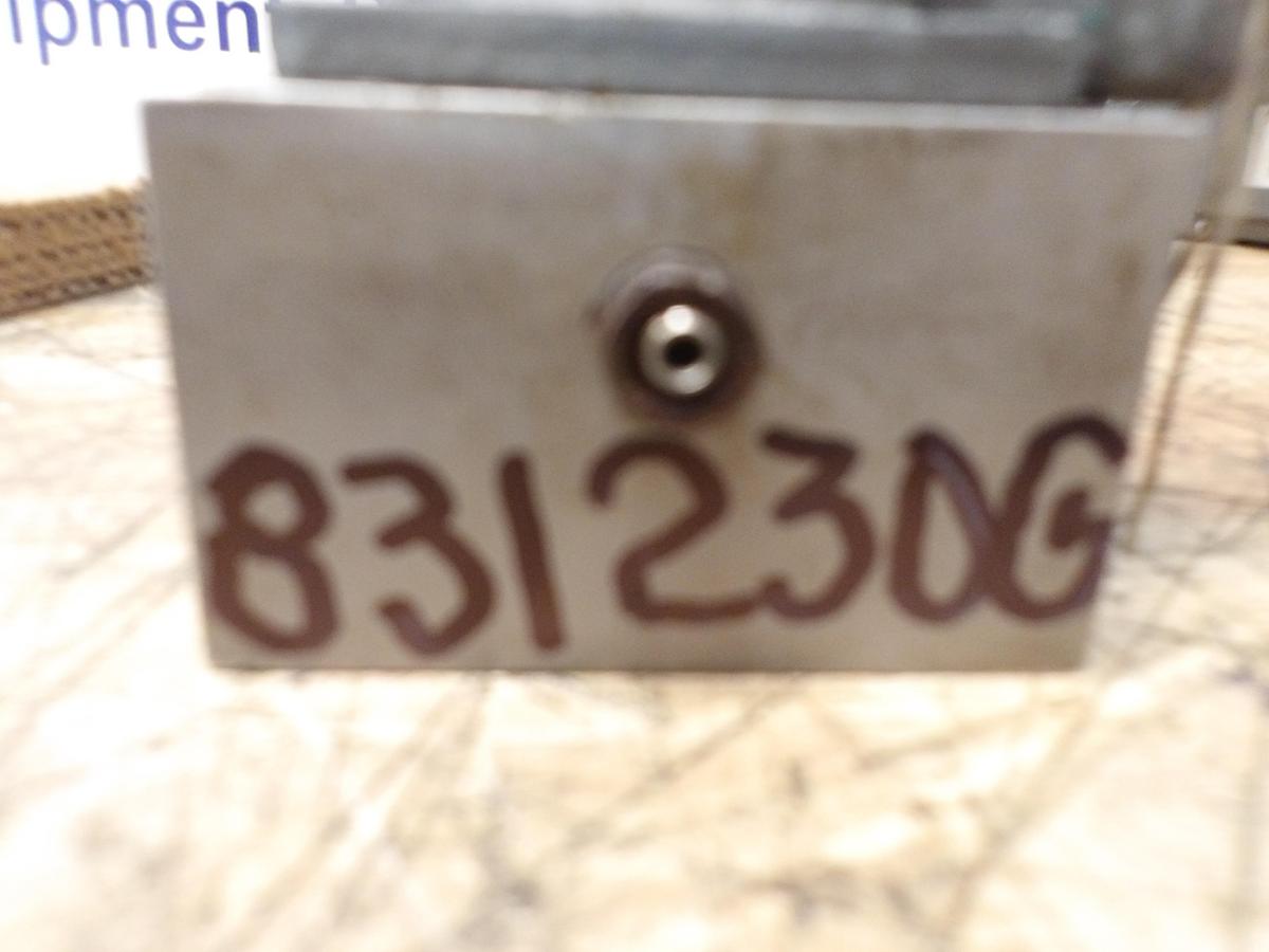 Used MOOG 77-519 SERVO VALVE, #831230G (PARTS ONLY)