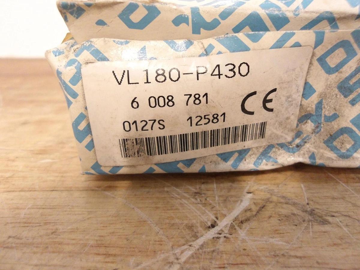SICK VL180-P430 PHOTOELECTRIC SENSOR, #3251151G NIB