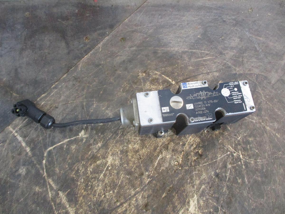 Used REXROTH R900924607 DIRECT-OPERATED PROPORTIONAL DIRECTIONAL VALVE