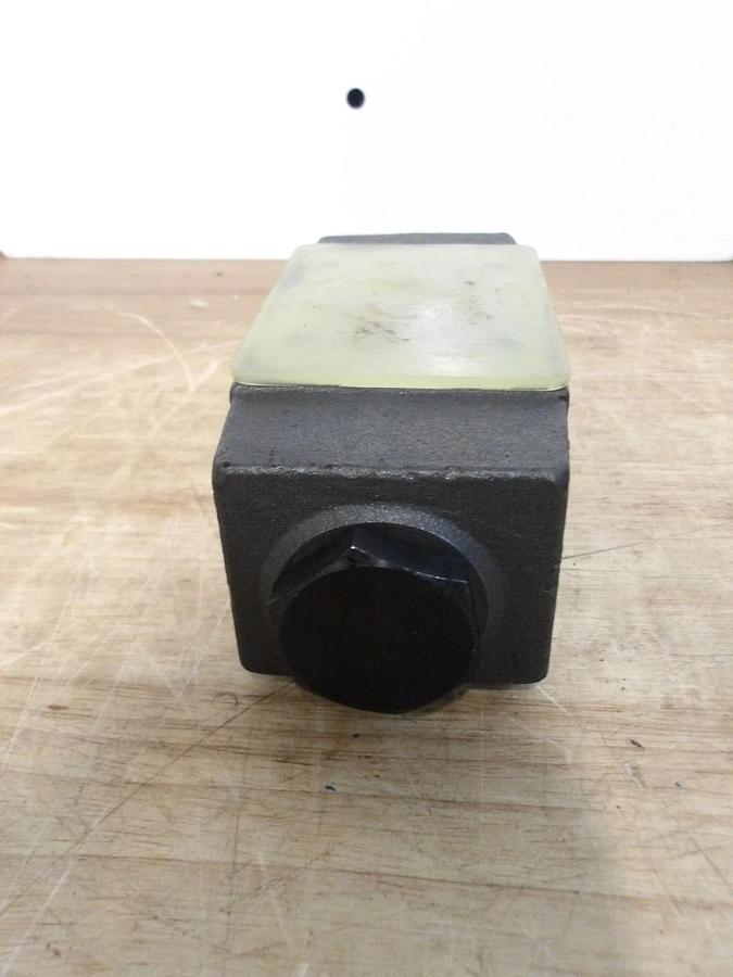 Used YUKEN MPW-03-4-20 OPERATED CHECK VALVE, #37953G NEW