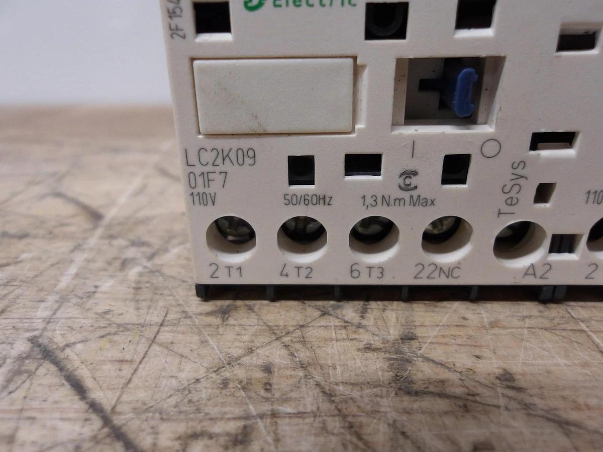 Used SCHNEIDER ELECTRIC LC2K09 REVERSING CONTACTOR 110 V, #41151G USED