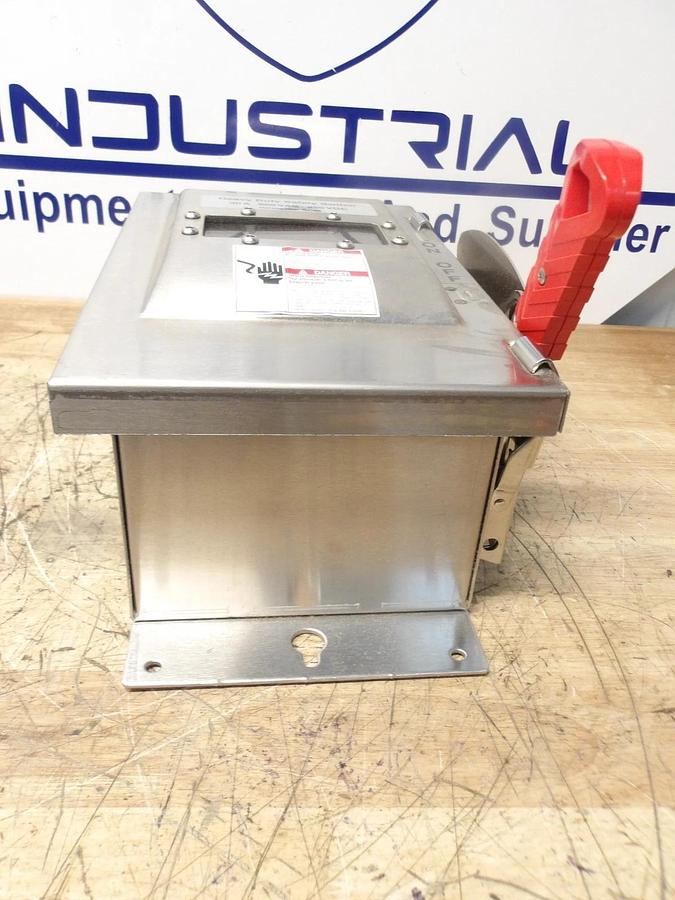 Used SIEMENS 30 AMP S/S SAFETY SWITCH 600/250 V, #716904G NEW