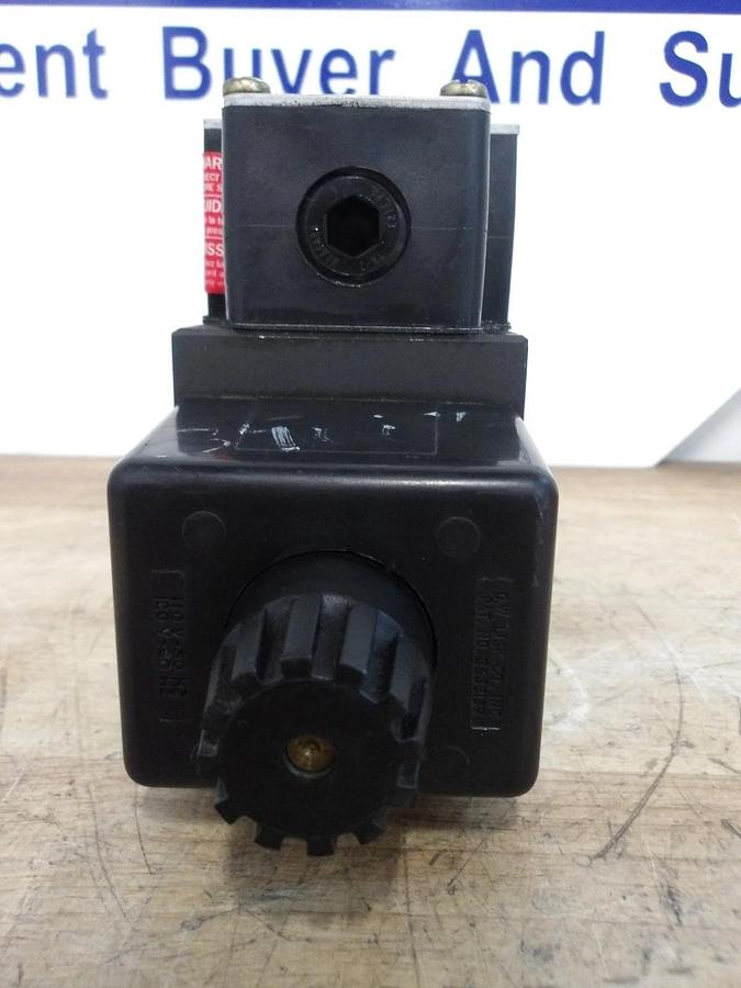 Used PARKER D3W4CNYC56 HYDRAULIC SOLENOID VALVE, #691046G REMANUFACTURED