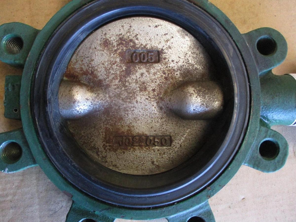 Used CAMERON 6" BUTTERFLY VALVE (NO HANDLE) #4221045J NEW