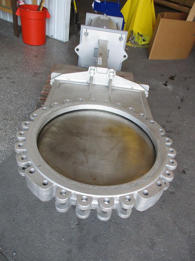 Refurbished FABRI-VALVE 30" PNEUMATIC STAINLESS KNIFE GATE VALVE