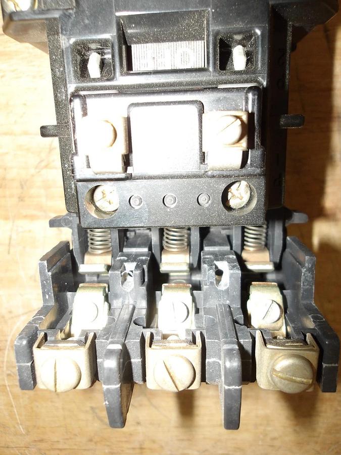 Used ALLEN BRADLEY SIZE 0 CONTACTOR 500-A0D93, #4301032G NEW