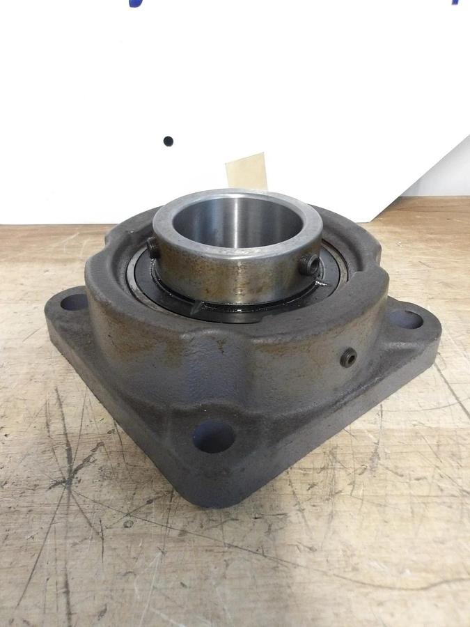 Used BROWNING VF4S-347 BEARING 2-15/16", 4 BOLT FLANGED, #98950G NEW