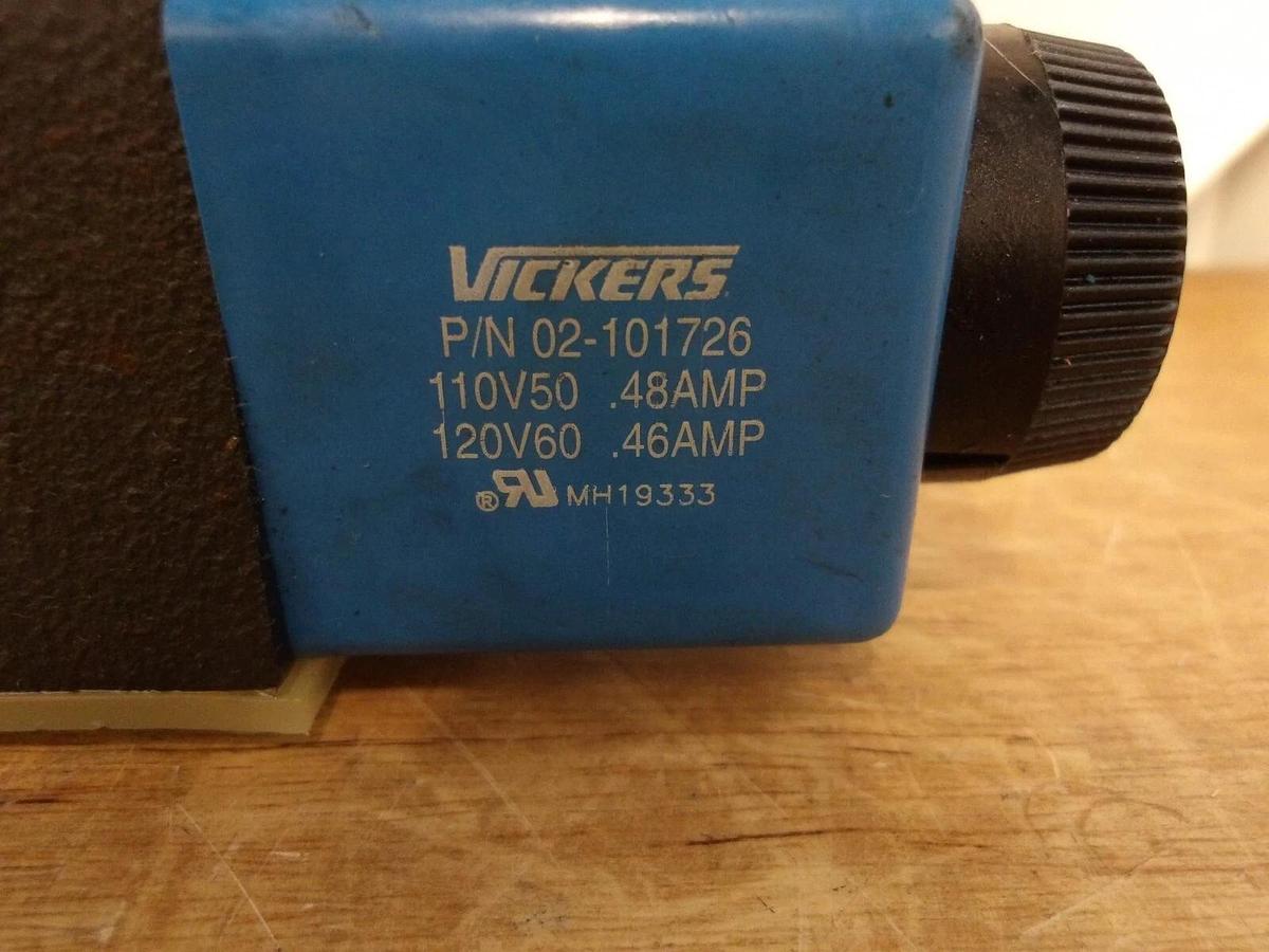 Used VICKERS EATON DG4V-3S-6C-M-4-B5-60 HYDRAULIC SOLENOID VALVE, #226143G NEW