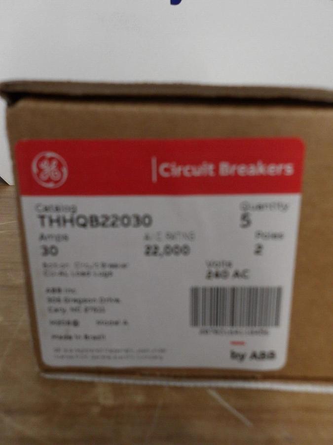 GE 30 AMP CIRCUIT BREAKER, 240 V, 3 P (BOX OF 5) #2171130G NIB