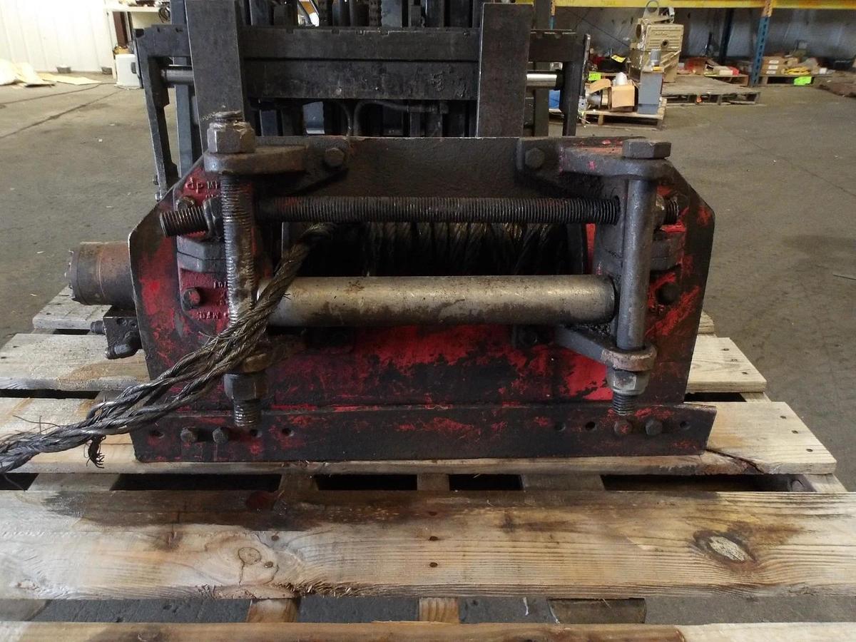 Used D&P HYDRAULIC WINCH (NO TAG) #851138G USED