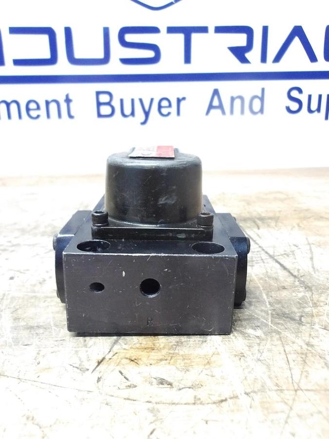 Used MOOG 73-104 SERVO VALVE, #8261008G PARTS ONLY
