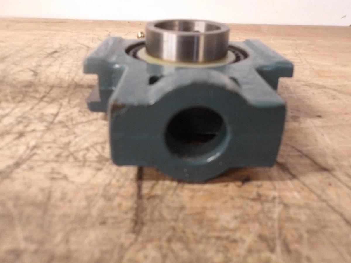 Used DODGE 125114 WIDE-SLOT BEARING 1-7/16" BORE, #812153G NEW