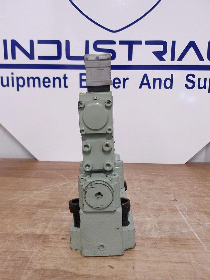 Used KAWASAKI RBE10P-10-B27315X-WA100CL-S HYDRAULIC SOLENOID VALVE, #361055G NEW