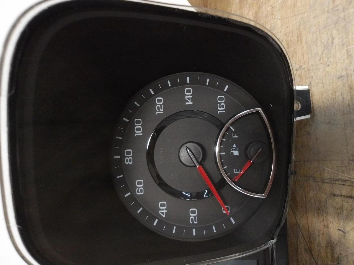 Used GM A2C82953600 INSTRUMENT CLUSTER 2013-2016, #926945G USED (AS IS)