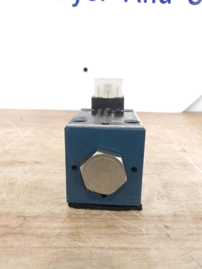 Used BOSCH 08WV06P1V1012WS024/00 D51 HYDRAULIC SOLENOID VALVE, #361147G NEW