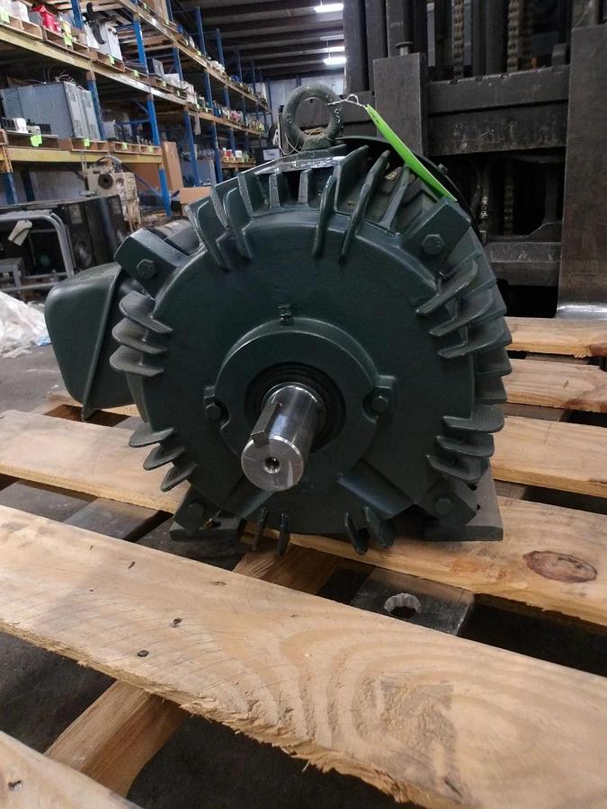 Used TOSHIBA 25 HP MOTOR, FR 284TS, 230-460 V, 3620 RPM, #7251110G NEW