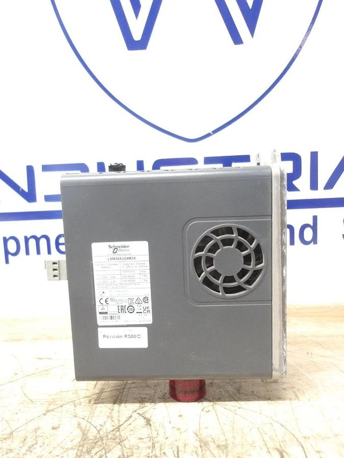 Used SCHNEIDER LXM28AU04M3X MOTION SERVO CONTROLLER, #33813G USED