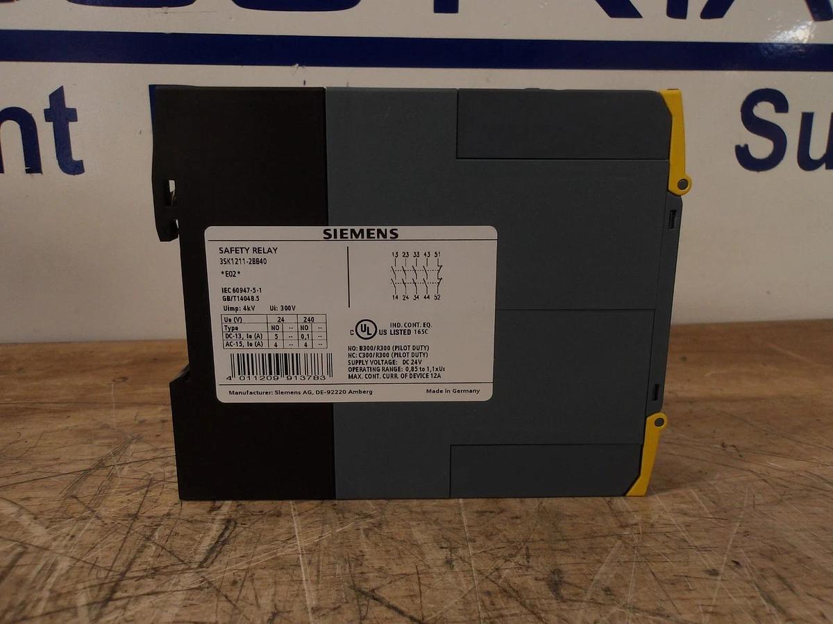 SIEMENS 13 AMP SAFETY RELAY 24-240 V (LOT OF 2) #771056G NIB