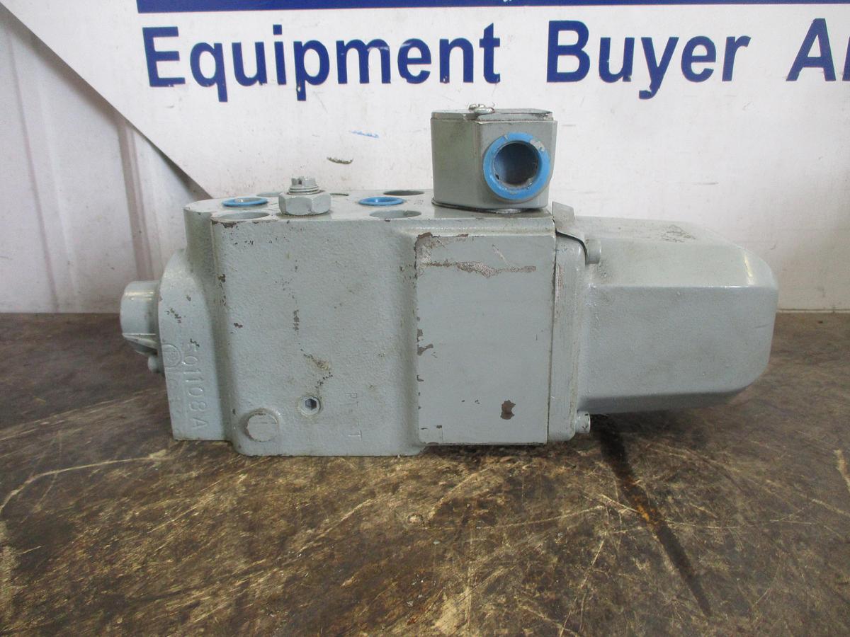 Used OILGEAR L717102-011/BELSN-303 HYDRAULIC VALVE