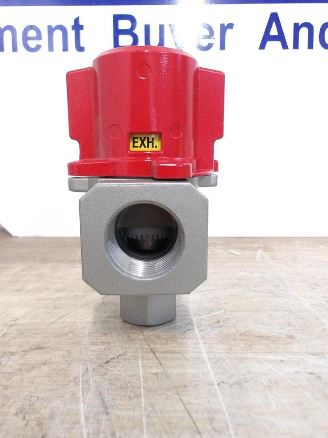 Used SMC VHS50-10-R SHUT OFF VALVE 1" X 1/2", #62900G NEW
