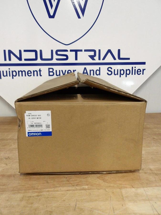 OMRON AC SERVO MOTOR R88M-G3K030T-BS2, #326219G NIB